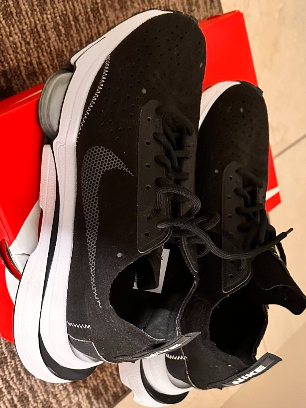Nike Air Zoom N354 Black & White Runners ( Size 8 ) - Lightly Used